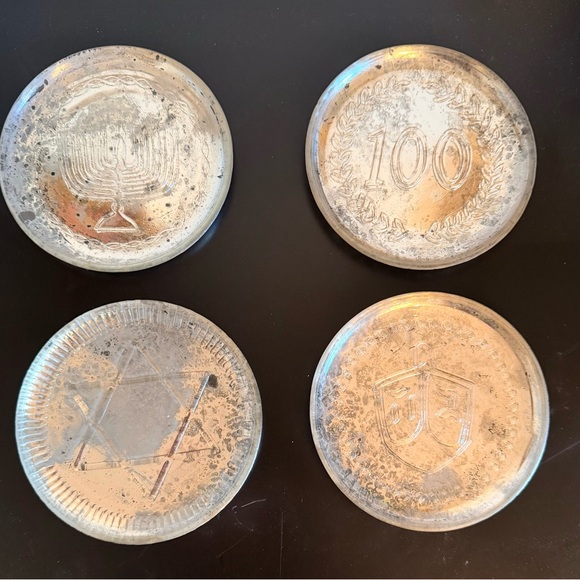 Pottery Barn New in box antiqued Hanukkah dessert plates - Picture 4 of 6